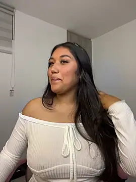SharaRous online show from June 11, 2026, 3:04 am