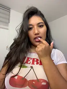 SharaRous online show from June 16, 2026, 12:57 am