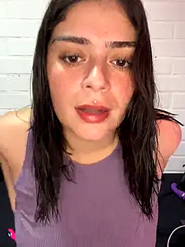 Snapshot of cami_lorena chatting on September 29, 2025, 2:11 pm cami lorena online show from September 29, 2025, 2:11 pm