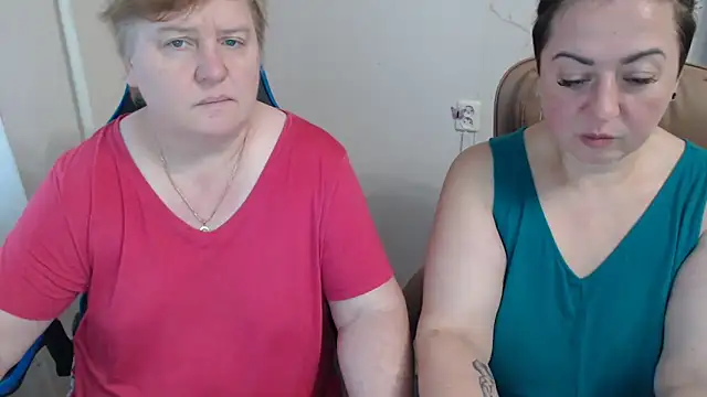 Snapshot of Bertie_Adeline chatting on November 4, 2025, 8:02 am Bertie Adeline online show from November 4, 2025, 8:02 am