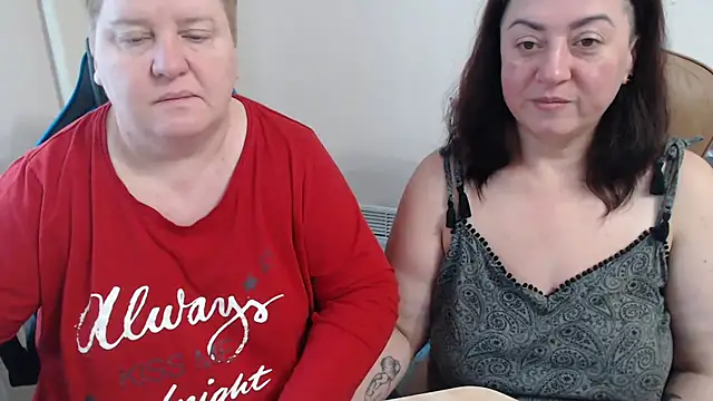 Snapshot of Bertie_Adeline chatting on November 30, 2025, 8:51 am Bertie Adeline online show from November 30, 2025, 8:51 am