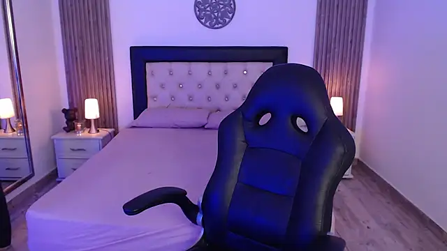 Red kytty6 online show from October 6, 2025, 8:28 pm