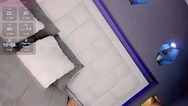 DaniielaV online show from March 13, 2026, 8:37 pm