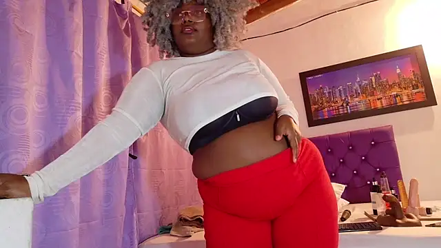 Snapshot of ebony_NeighborMoans chatting on June 13, 2026, 2:53 am ebony NeighborMoans online show from June 13, 2026, 2:53 am