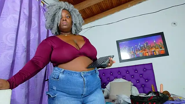 Snapshot of ebony_NeighborMoans chatting on July 3, 2026, 3:13 am ebony NeighborMoans online show from July 3, 2026, 3:13 am