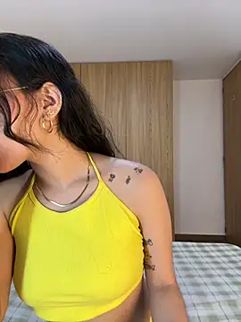 Snapshot of CatadeLuca chatting on September 10, 2025, 2:28 pm CatadeLuca online show from September 10, 2025, 2:28 pm