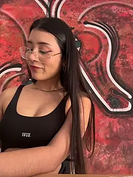 Snapshot of CatadeLuca chatting on November 8, 2025, 7:45 pm CatadeLuca online show from November 8, 2025, 7:45 pm