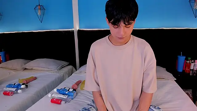 AleAurarashi online show from September 11, 2025, 3:39 am