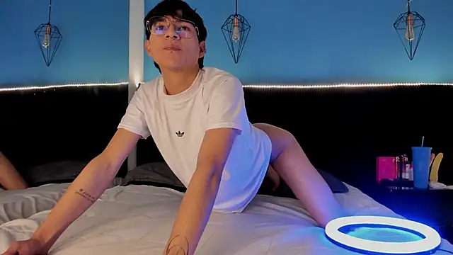 AleAurarashi online show from September 22, 2025, 11:56 am