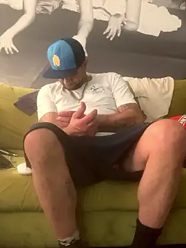 Hothotboyg online show from January 7, 2026, 8:11 pm