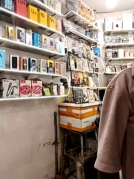 Snapshot of avi007p chatting on September 15, 2025, 5:24 pm avi007p online show from September 15, 2025, 5:24 pm