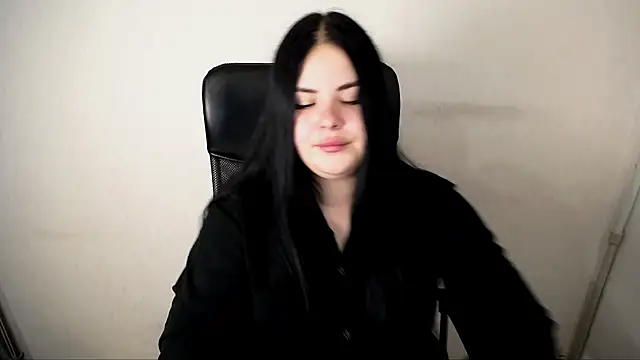 Snapshot of _Trisha_li chatting on October 26, 2025, 12:00 pm Trisha li online show from October 26, 2025, 12:00 pm