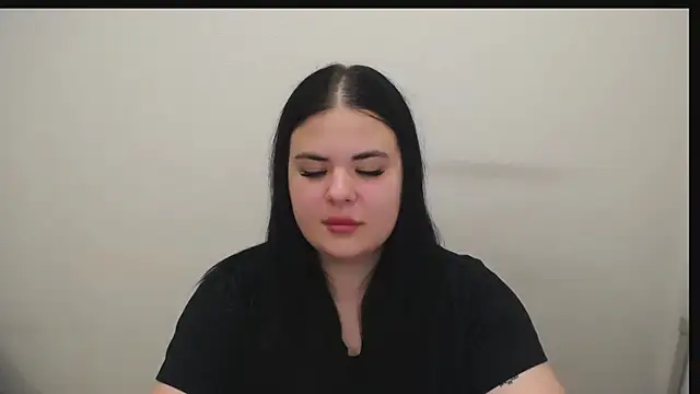 Snapshot of _Trisha_li chatting on November 5, 2025, 11:43 am Trisha li online show from November 5, 2025, 11:43 am