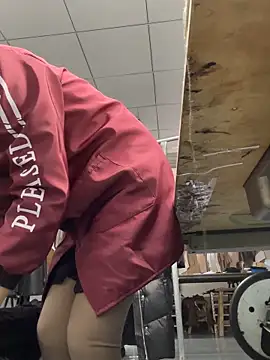 Snapshot of DHJM168 chatting on December 4, 2025, 12:42 am DHJM168 online show from December 4, 2025, 12:42 am