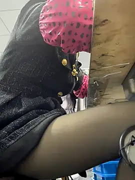 Snapshot of DHJM168 chatting on December 23, 2025, 12:19 am DHJM168 online show from December 23, 2025, 12:19 am