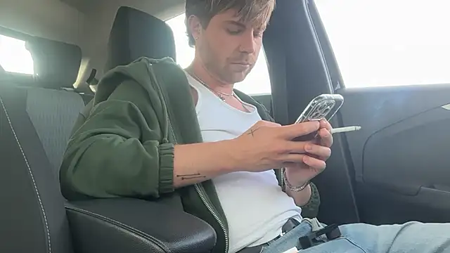 Snapshot of RioBlaze chatting on March 10, 2026, 2:55 pm RioBlaze online show from March 10, 2026, 2:55 pm