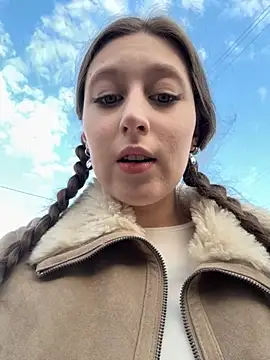 Snapshot of FroggyAnna chatting on October 7, 2025, 1:41 pm FroggyAnna online show from October 7, 2025, 1:41 pm