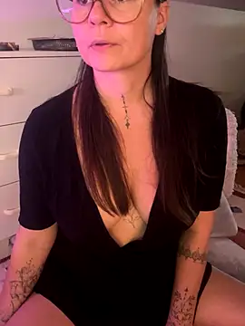 Snapshot of TheNaturalistX chatting on October 7, 2025, 11:40 am TheNaturalistX online show from October 7, 2025, 11:40 am