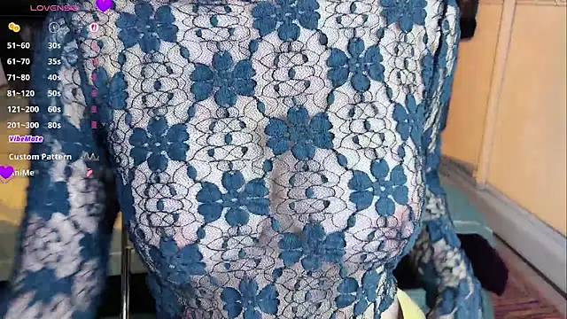 Snapshot of lingzi9333 chatting on November 8, 2025, 12:38 pm lingzi9333 online show from November 8, 2025, 12:38 pm