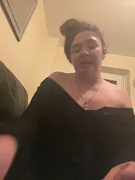 Snapshot of Imogenbabyyy chatting on October 5, 2025, 9:02 pm Imogenbabyyy online show from October 5, 2025, 9:02 pm