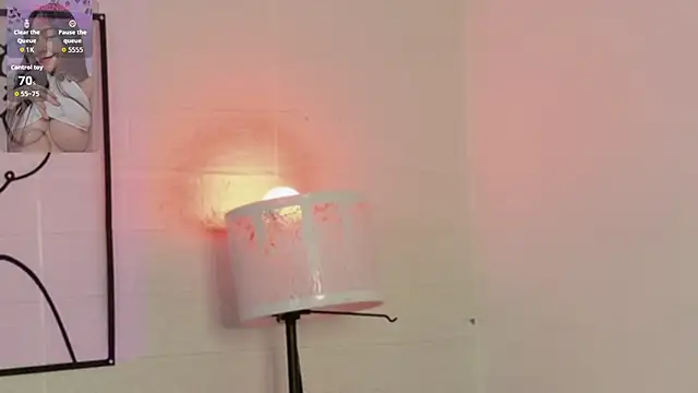 VioletBlacke  online show from May 28, 2026, 1:41 pm