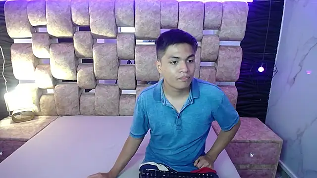 NatyyAlex online show from November 1, 2025, 8:44 pm