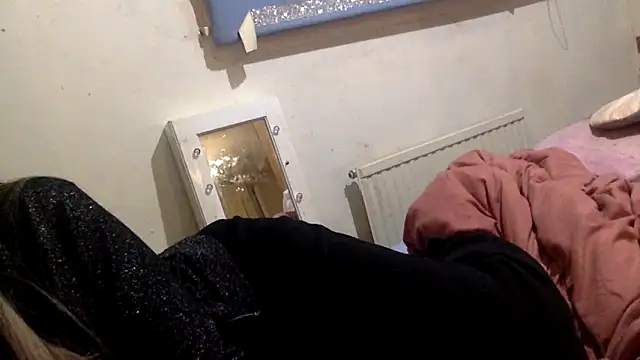 Snapshot of Bellababexox_ chatting on September 10, 2025, 2:33 am Bellababexox online show from September 10, 2025, 2:33 am