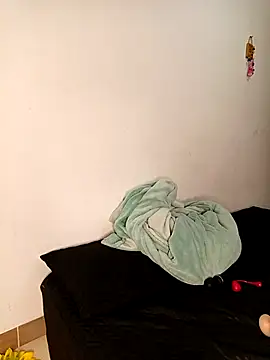 Snapshot of Liahdiaz_ chatting on October 7, 2025, 12:35 pm Liahdiaz online show from October 7, 2025, 12:35 pm