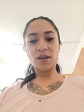 Snapshot of Liahdiaz_ chatting on October 21, 2025, 1:34 pm Liahdiaz online show from October 21, 2025, 1:34 pm