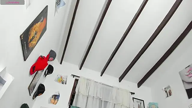 Rihanna hotx online show from February 6, 2026, 3:22 am