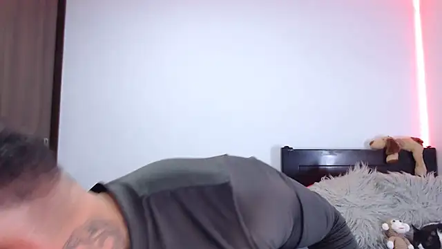 andrea de lucaa online show from January 7, 2026, 2:58 am