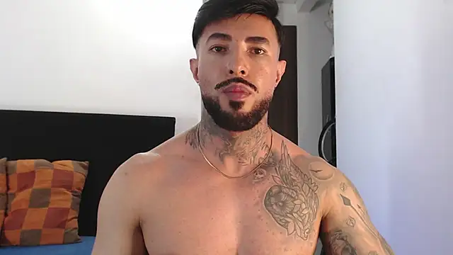 Snapshot of andrea_de_lucaa chatting on July 7, 2026, 7:23 am andrea de lucaa online show from July 7, 2026, 7:23 am