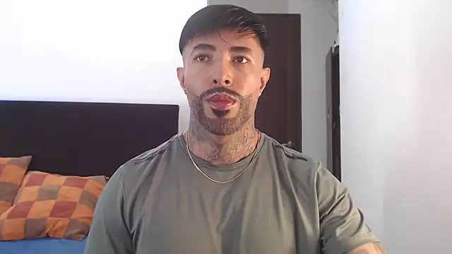 Snapshot of andrea_de_lucaa chatting on July 27, 2026, 1:23 am andrea de lucaa online show from July 27, 2026, 1:23 am