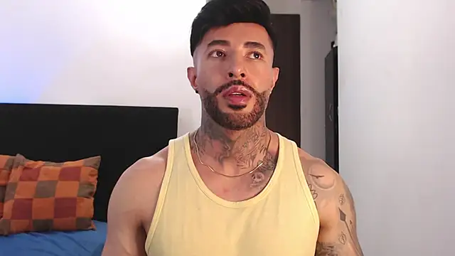 Snapshot of andrea_de_lucaa chatting on August 4, 2026, 2:15 am andrea de lucaa online show from August 4, 2026, 2:15 am