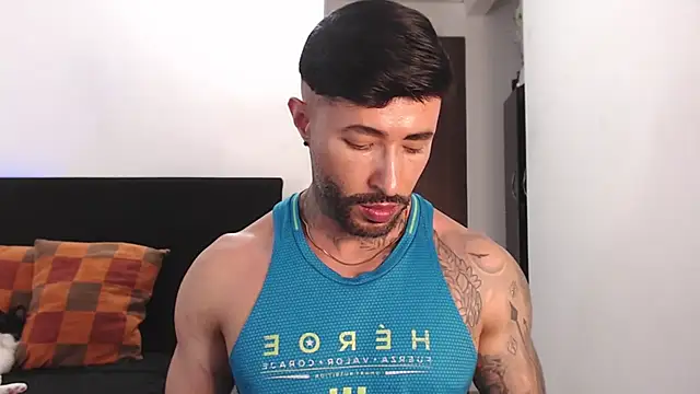 Snapshot of andrea_de_lucaa chatting on August 6, 2026, 12:45 am andrea de lucaa online show from August 6, 2026, 12:45 am