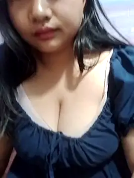 Snapshot of girl-babi chatting on June 7, 2026, 3:43 am girl-babi online show from June 7, 2026, 3:43 am