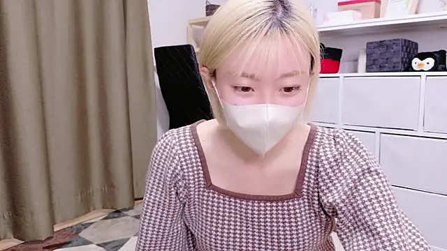 Nana  ch online show from March 18, 2026, 4:26 am