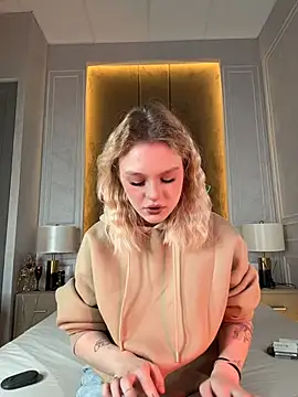 Snapshot of CaitlinSugar chatting on December 16, 2025, 4:28 am CaitlinSugar online show from December 16, 2025, 4:28 am