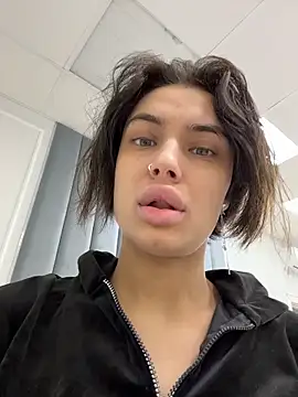 VioletAsh online show from February 3, 2026, 4:21 am