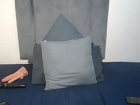 GorillaGripCunt77 online show from November 27, 2025, 7:43 am