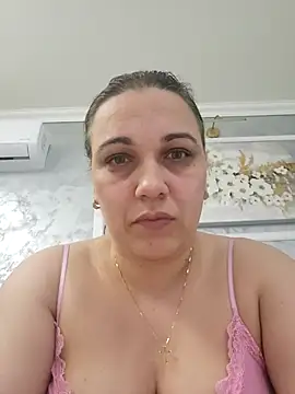 Snapshot of PalomaDesireee chatting on April 1, 2026, 6:27 pm PalomaDesireee online show from April 1, 2026, 6:27 pm