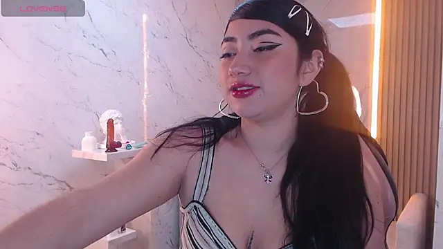 Sophia tf online show from September 20, 2025, 1:23 pm