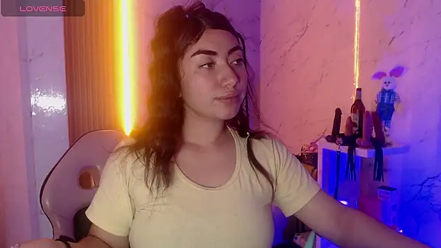 Snapshot of Sophia_tf chatting on May 14, 2026, 4:08 am Sophia tf online show from May 14, 2026, 4:08 am