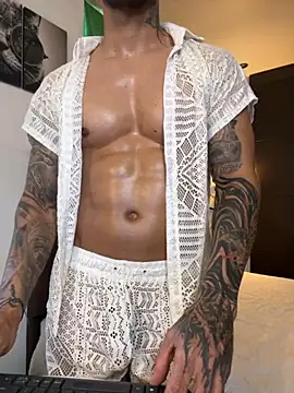 Snapshot of Tomy_maylon chatting on October 19, 2025, 3:23 pm Tomy maylon online show from October 19, 2025, 3:23 pm