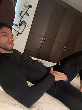 Snapshot of Tomy_maylon chatting on November 23, 2025, 7:02 pm Tomy maylon online show from November 23, 2025, 7:02 pm