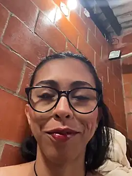 Emma  cumlovee online show from June 17, 2026, 11:56 am