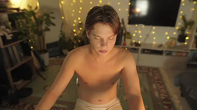 RusBradPitt online show from July 9, 2026, 2:21 pm