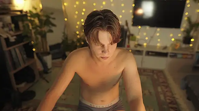 RusBradPitt online show from July 10, 2026, 1:25 pm