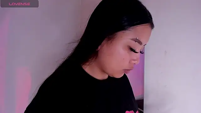 Snapshot of Viioleett_cum chatting on June 19, 2026, 2:10 pm Viioleett cum online show from June 19, 2026, 2:10 pm