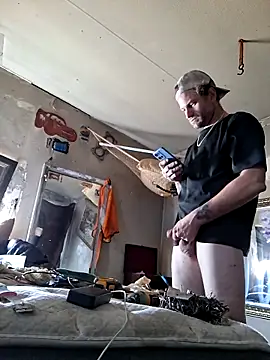 bearded cross online show from March 10, 2026, 9:42 pm